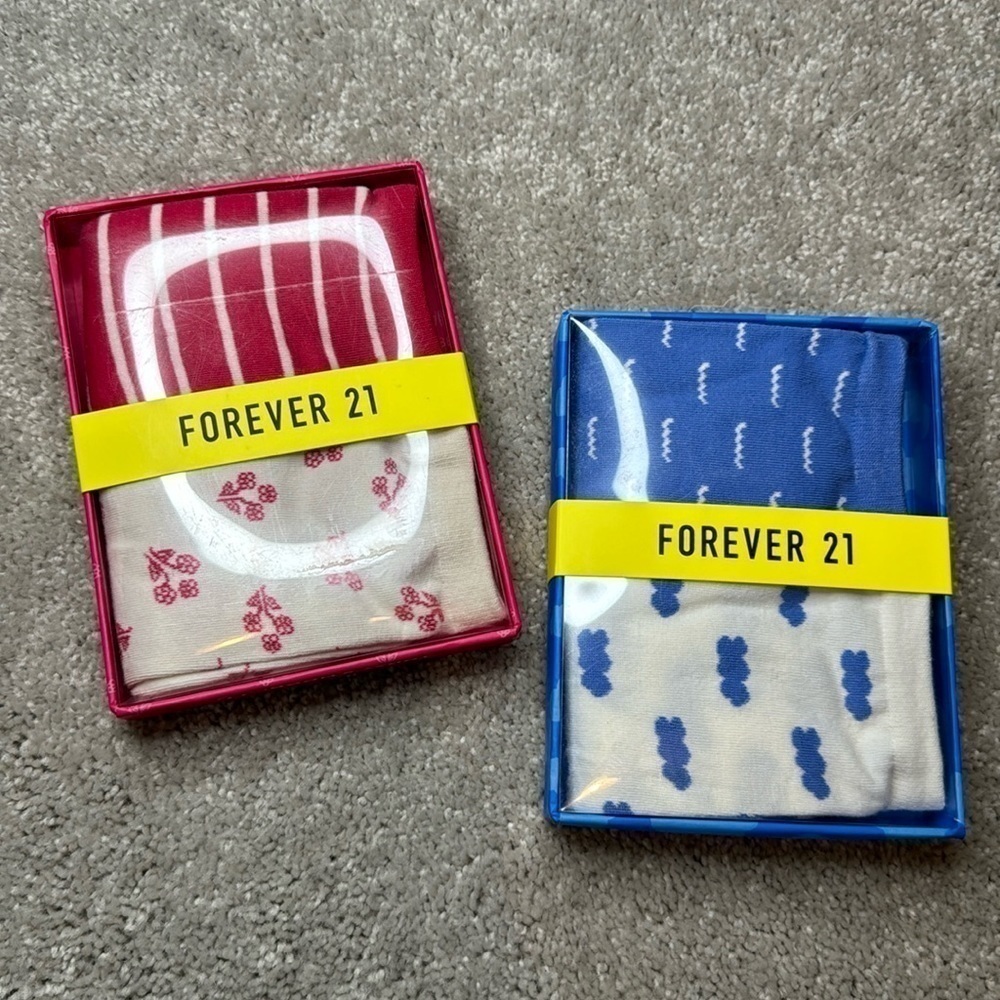 New in Package Bundle of 2 Packs - 4 Pairs Forever 21 Today's Mood Socks Sz 9-11